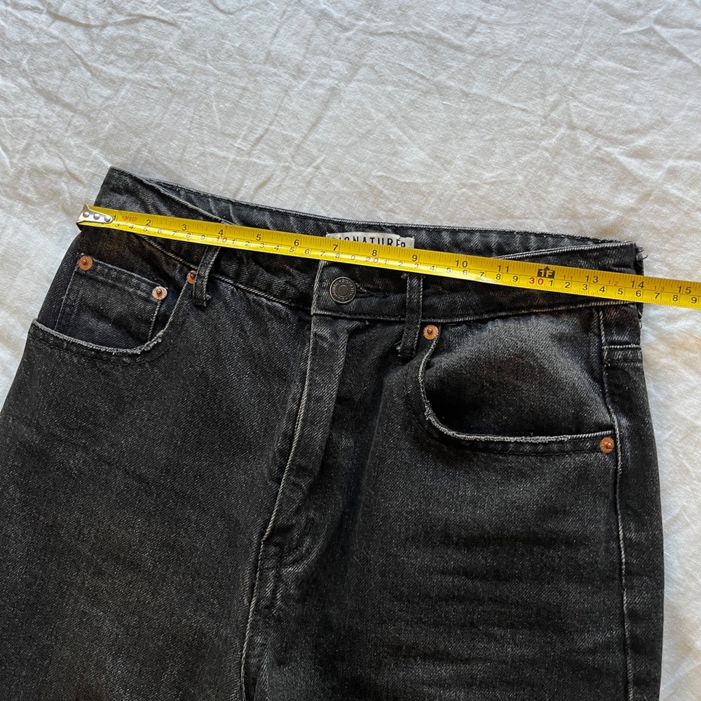 Vestique Signature Ripped Jeans - Picture 4 of 6